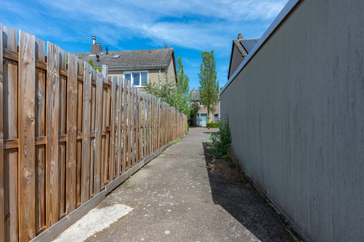 Tussenwoning te koop: Canisiusstraat 7, Kerkrade