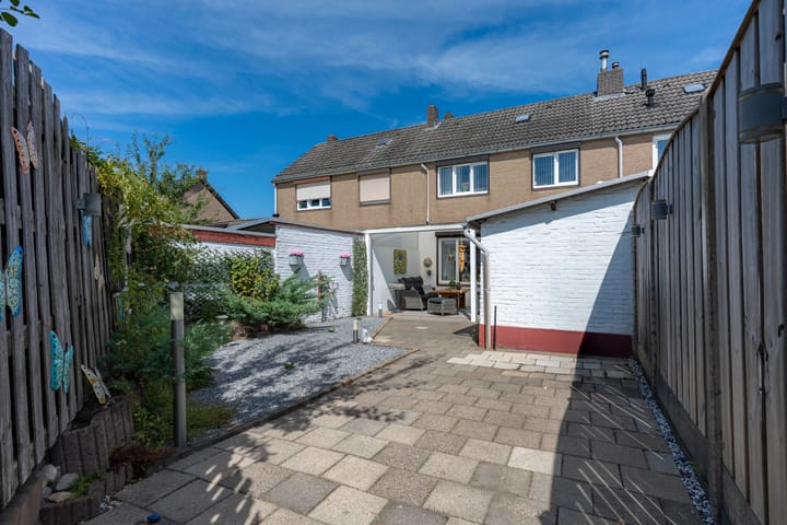 Tussenwoning te koop: Canisiusstraat 7, Kerkrade