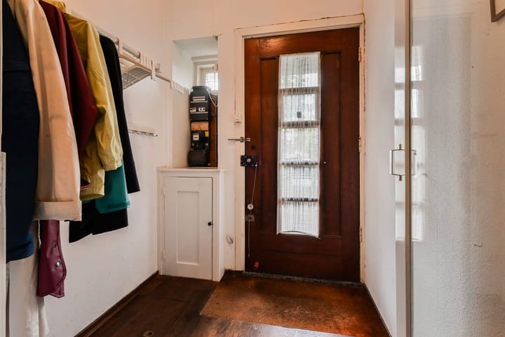Tussenwoning te koop: van Deventerplein 3, Voorburg