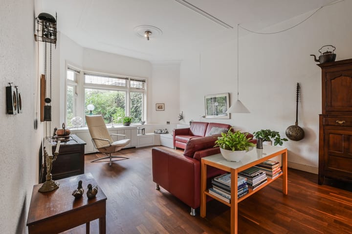 Tussenwoning te koop: van Deventerplein 3, Voorburg