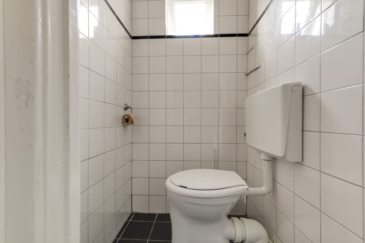 Tussenwoning te koop: Soembastraat 57, Leiden