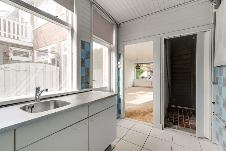Tussenwoning te koop: Soembastraat 57, Leiden