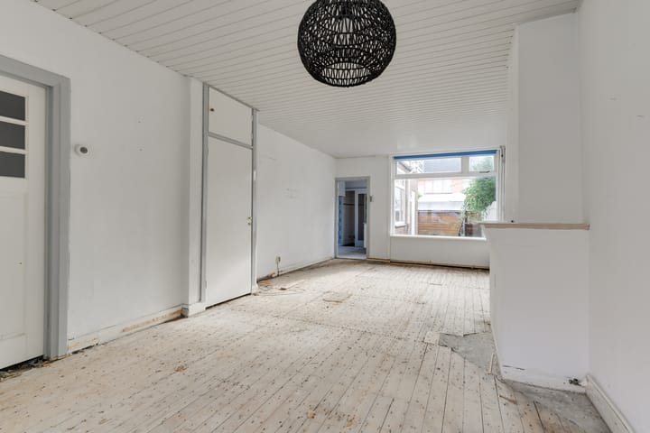 Tussenwoning te koop: Soembastraat 57, Leiden