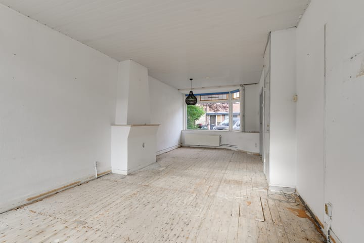 Tussenwoning te koop: Soembastraat 57, Leiden