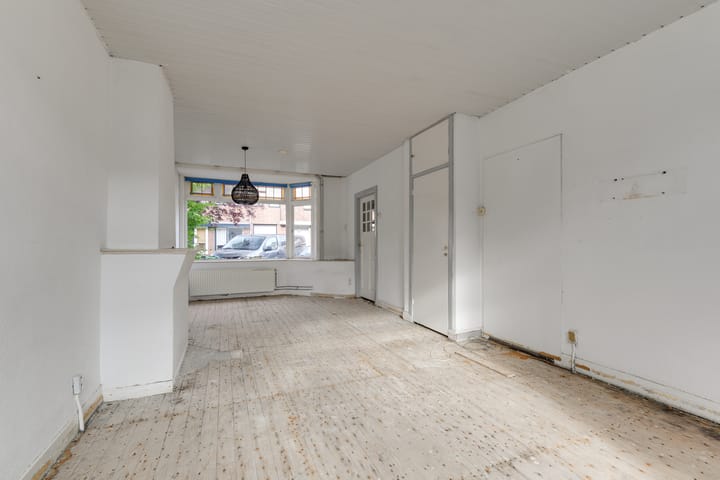 Tussenwoning te koop: Soembastraat 57, Leiden