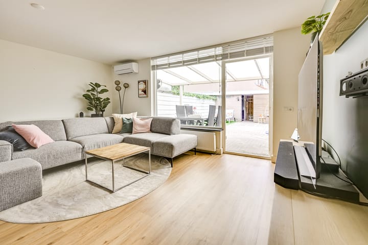 Tussenwoning te koop: Florijnslag 18, Houten
