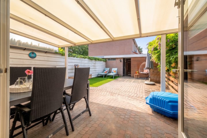Tussenwoning te koop: Florijnslag 18, Houten