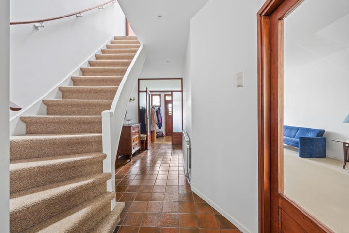 Tussenwoning te koop: Weverslaan 25, Voorburg