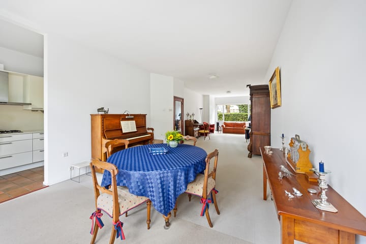 Tussenwoning te koop: Weverslaan 25, Voorburg