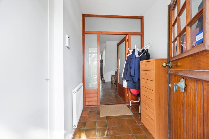 Tussenwoning te koop: Weverslaan 25, Voorburg