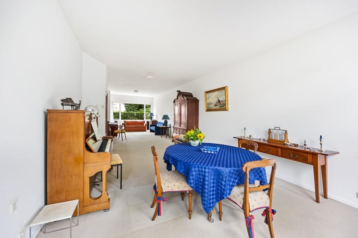 Tussenwoning te koop: Weverslaan 25, Voorburg
