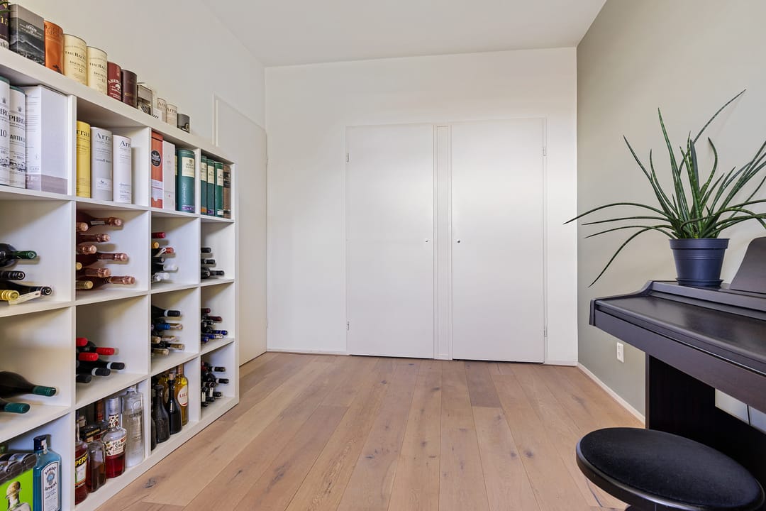 Photo 16 of Bolestein 382