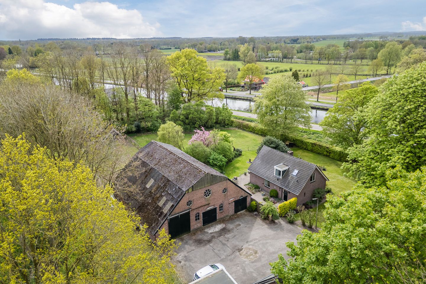 Photo 4 of Oosterweg 17