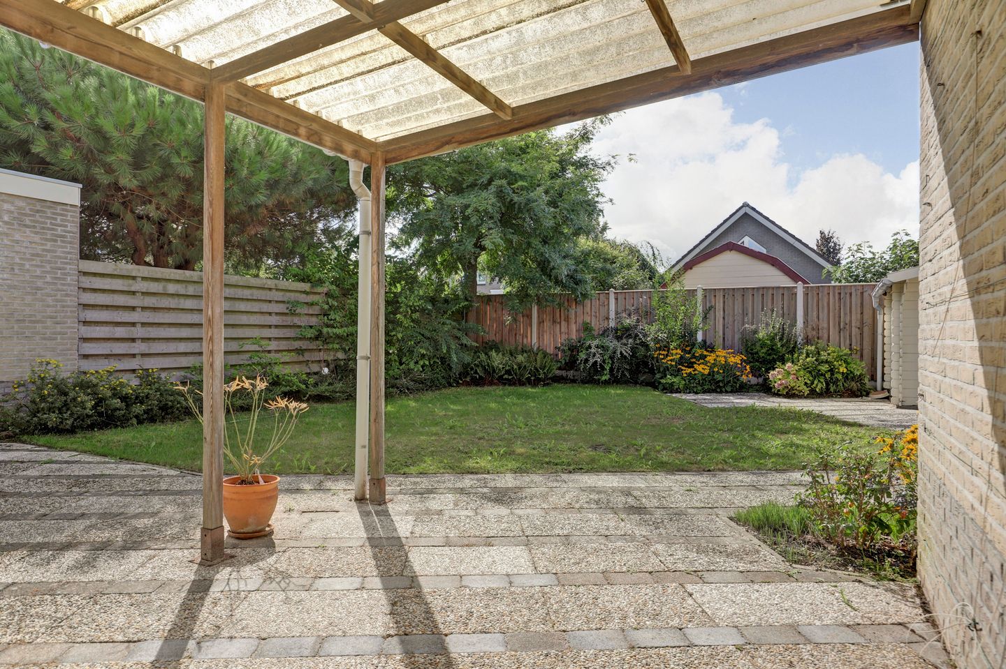 Photo 20 of De Roos 24