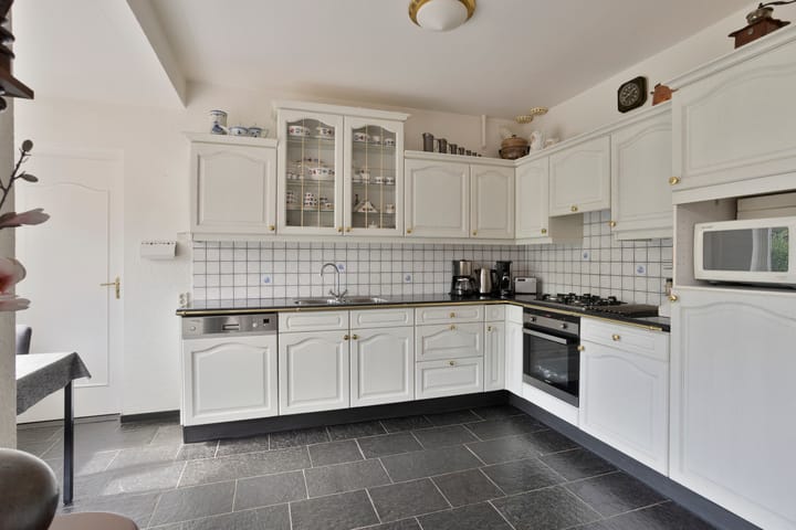 Tussenwoning te koop: Belvauer 30, Landgraaf