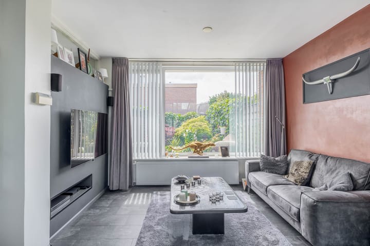 Tussenwoning te koop: Ds Th Rijckewaerdstraat 43, Brielle