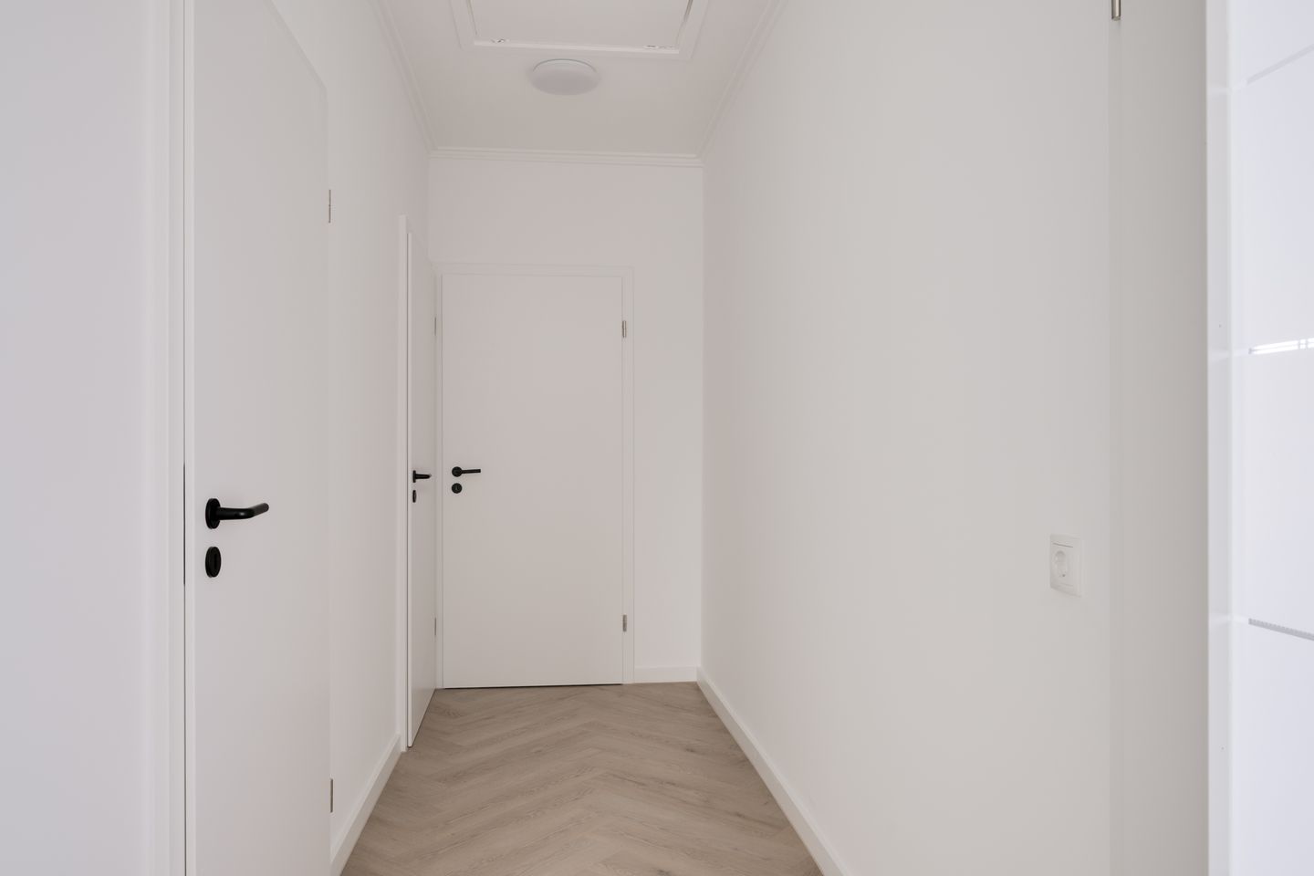 Photo 19 of Vredenseweg 12-B