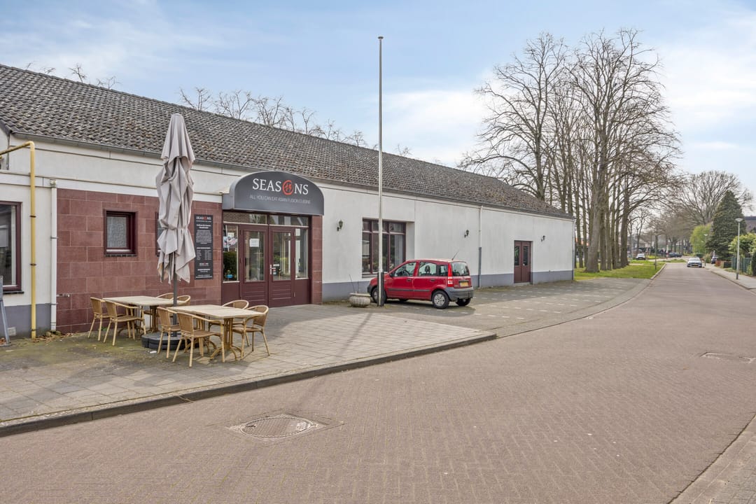 Photo 37 of Hofstraat 2