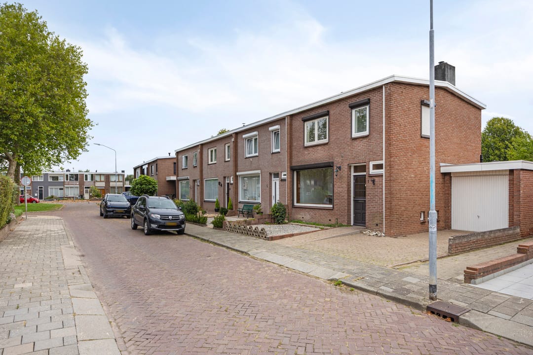 Photo 32 of Irenestraat 7