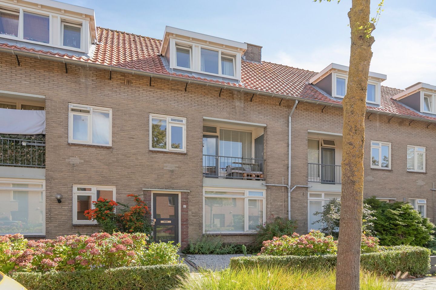 Foto 1 van De Ruyterstraat 67
