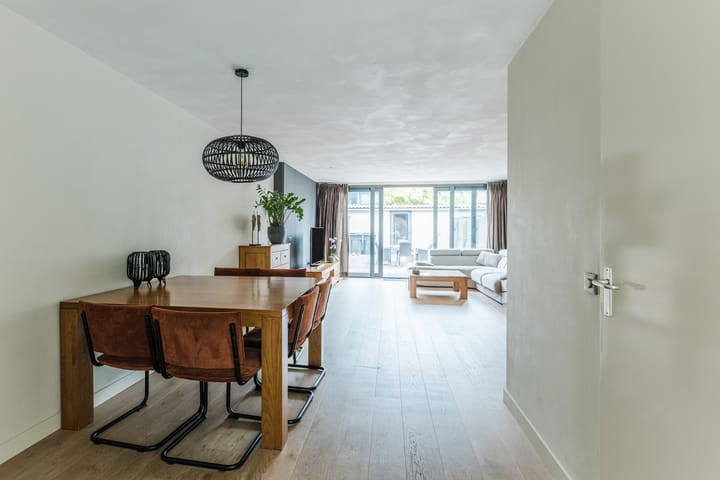 Tussenwoning te koop: Moerkapellestraat 40, Tilburg