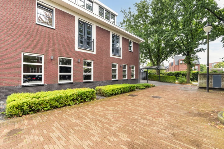 Twee-onder-één-kap te koop: Laakboulevard 336, Amersfoort