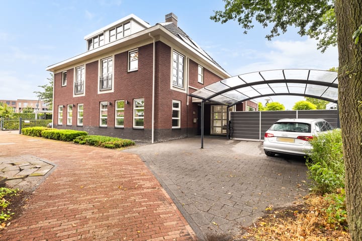 Twee-onder-één-kap te koop: Laakboulevard 336, Amersfoort