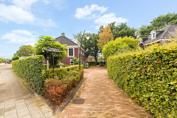 Twee-onder-één-kap te koop: Laakboulevard 336, Amersfoort
