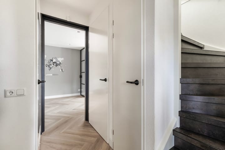 Twee-onder-één-kap te koop: Laakboulevard 336, Amersfoort