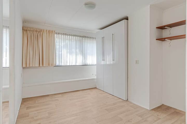 Tussenwoning te koop: Bachlaan 25, Voorthuizen