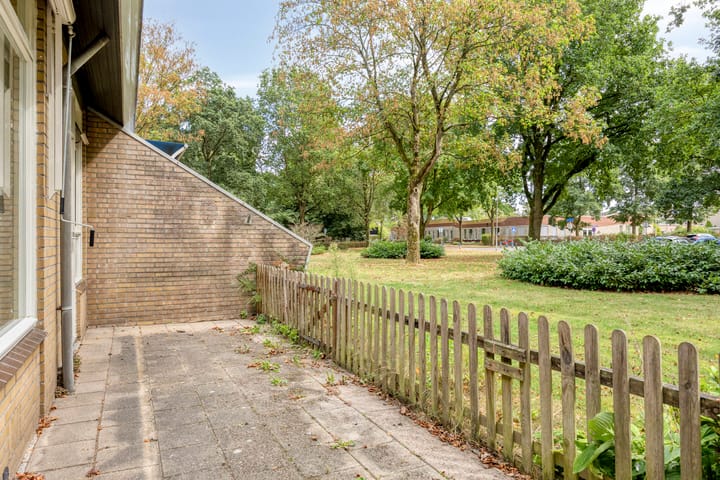 Hoekwoning te koop: Churchillstraat 13, Holten