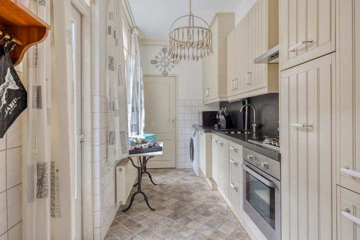Tussenwoning te koop: Sieboldstraat 2, Leiden