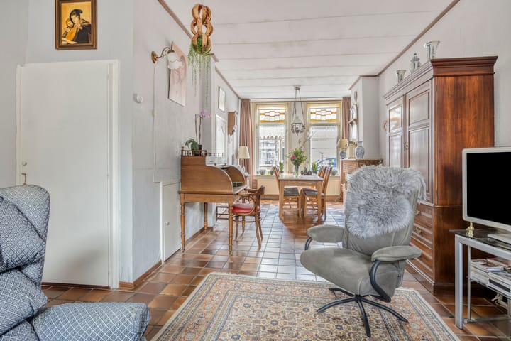 Tussenwoning te koop: Sieboldstraat 2, Leiden