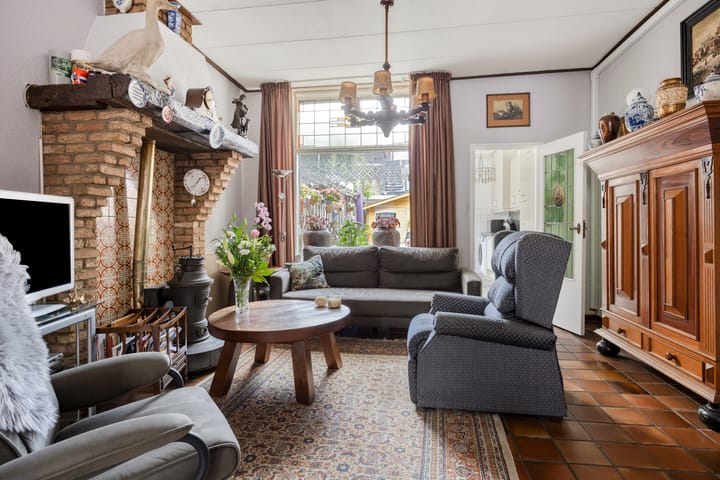 Tussenwoning te koop: Sieboldstraat 2, Leiden