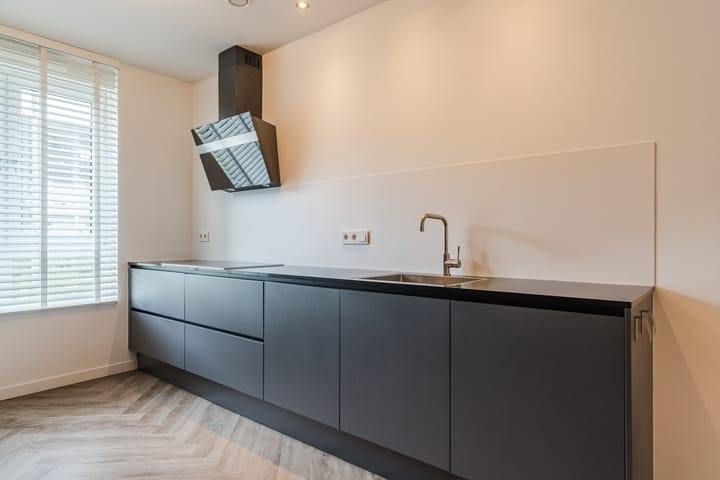 Tussenwoning te koop: Karawankenstraat 3, Tilburg