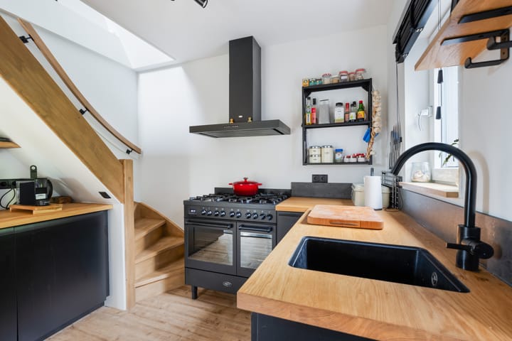 Vrijstaande woning te koop: Oud-Cromstrijensedijk OZ 103, Klaaswaal