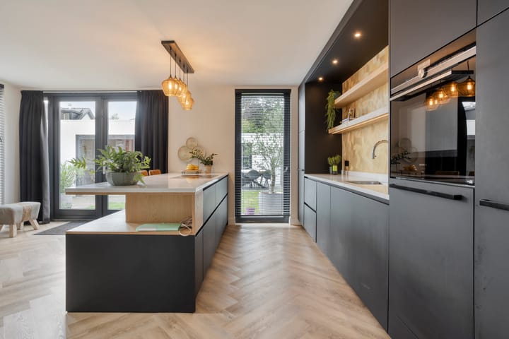 Twee-onder-één-kap te koop: Bernhardstraat 12, Berlicum