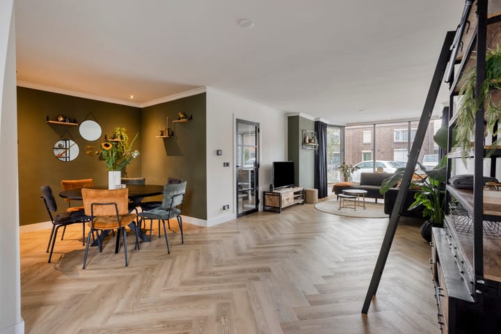 Twee-onder-één-kap te koop: Bernhardstraat 12, Berlicum