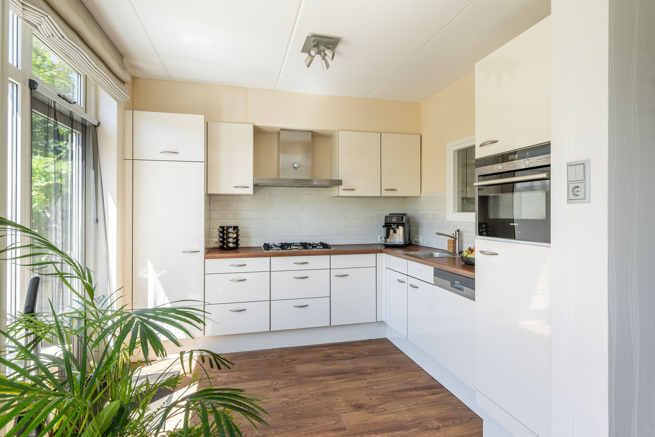 Photo 6 of Harry Hoekstraat 102