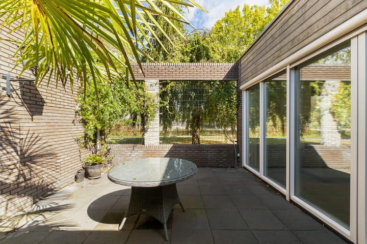 Twee-onder-één-kap te koop: Luttelhof 4, Prinsenbeek