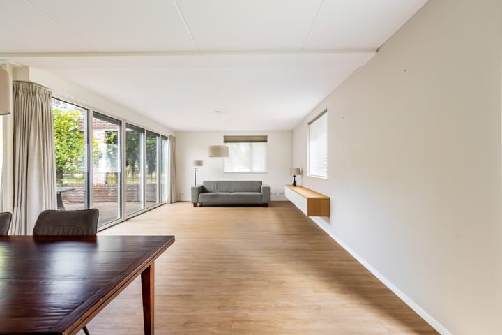Twee-onder-één-kap te koop: Luttelhof 4, Prinsenbeek