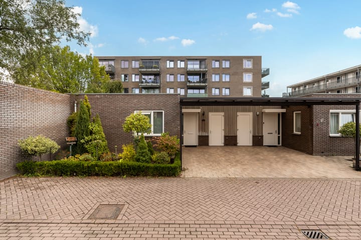 Twee-onder-één-kap te koop: Luttelhof 4, Prinsenbeek