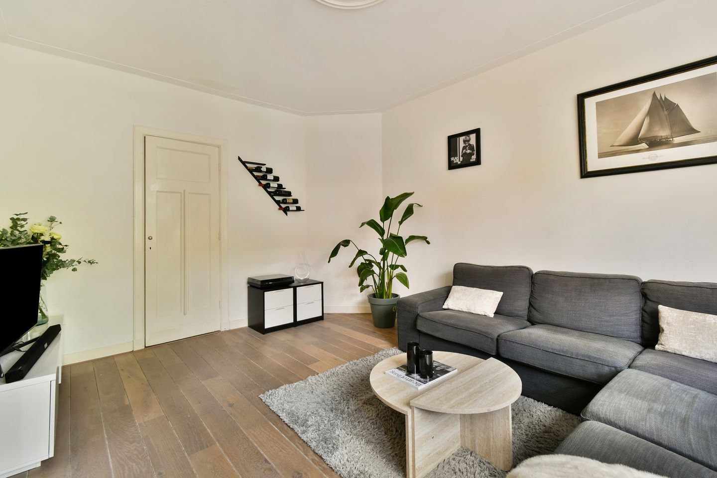 Photo 4 of Roerstraat 9-2