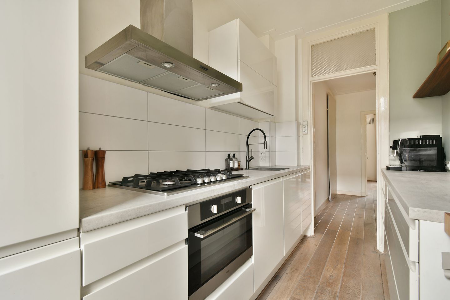 Photo 14 of Roerstraat 9-2