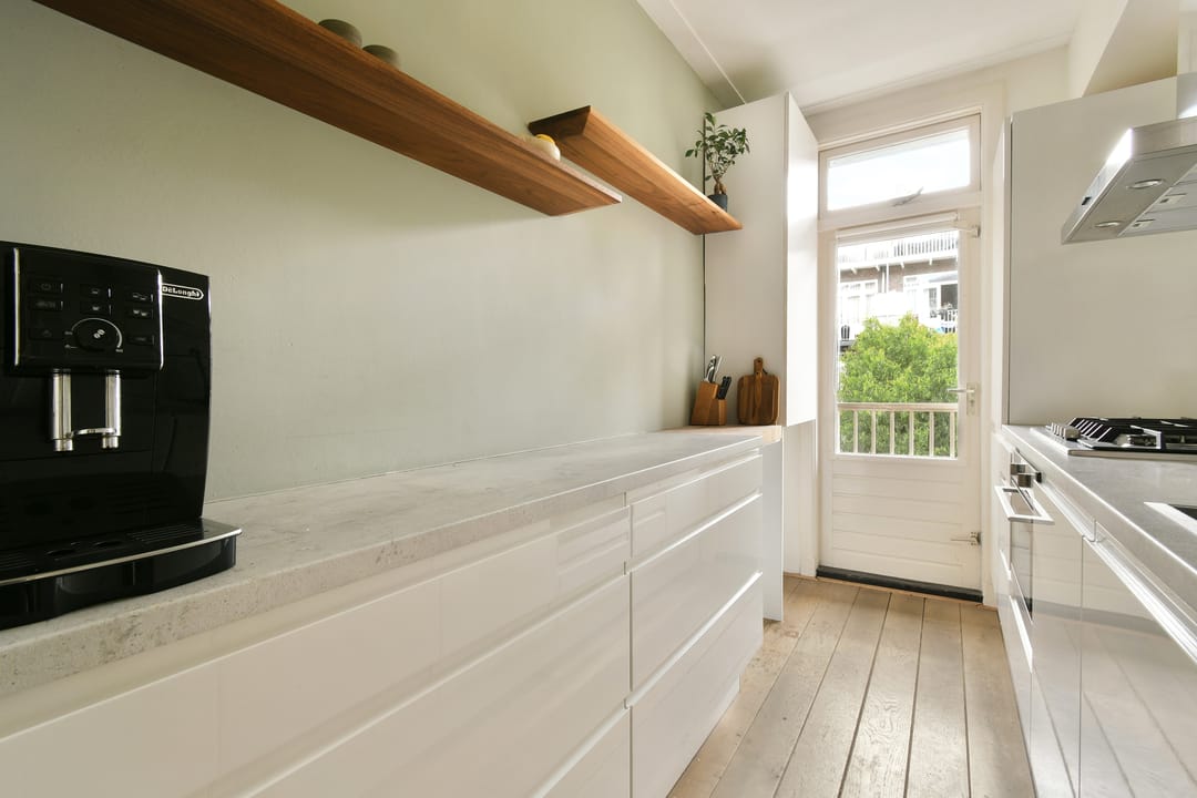 Photo 13 of Roerstraat 9-2