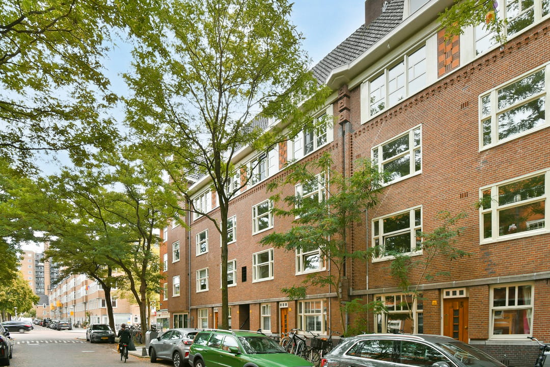 Photo 2 of Roerstraat 9-2
