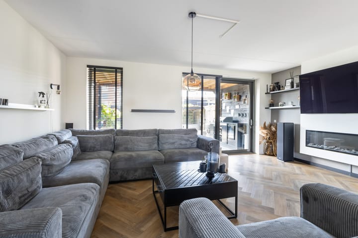 Tussenwoning te koop: Vliegent Hert 74, Lelystad