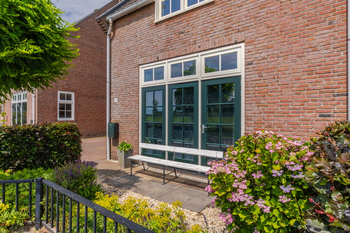 Tussenwoning te koop: Stratenmakersveste 68, Arnhem