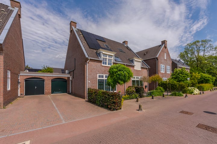 Tussenwoning te koop: Stratenmakersveste 68, Arnhem
