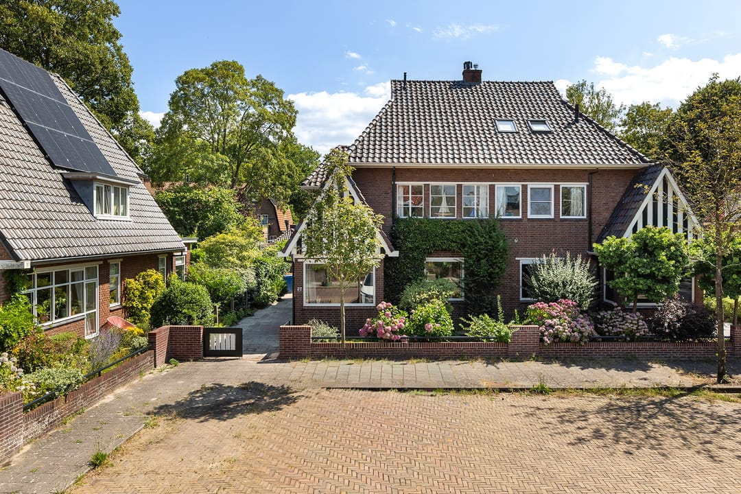Photo 2 of Koningin Sophiastraat 37